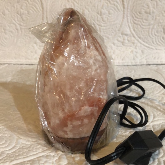 Himalayan Rock Salt Lamp - Picture 4 of 13